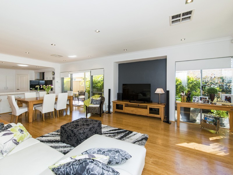 4 Eaton Lane, Southern River WA 6110