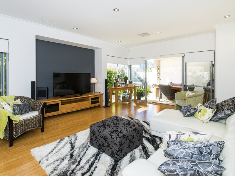 4 Eaton Lane, Southern River WA 6110