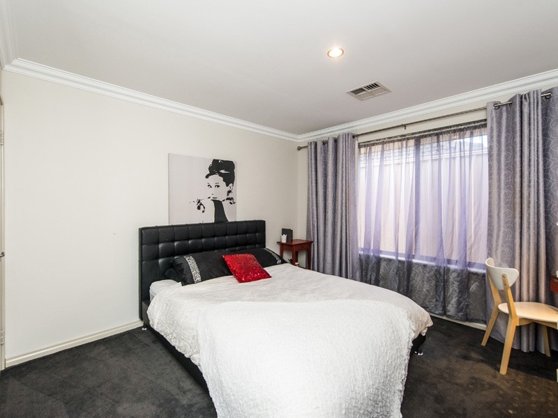 22 Fawcett Crescent, Canning Vale WA 6155