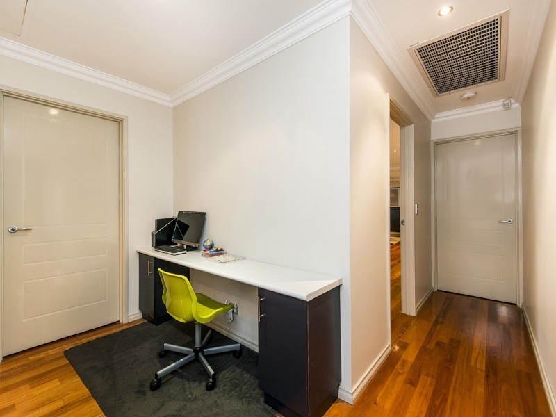22 Fawcett Crescent, Canning Vale WA 6155