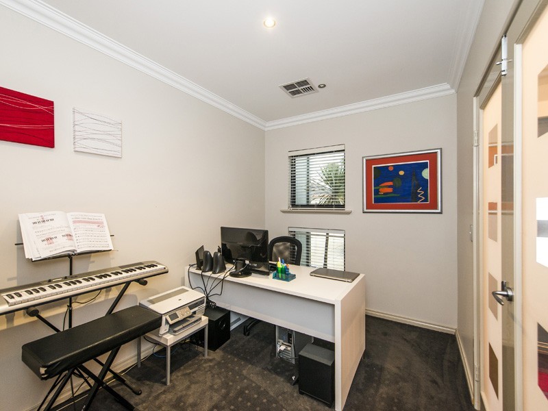 22 Fawcett Crescent, Canning Vale WA 6155