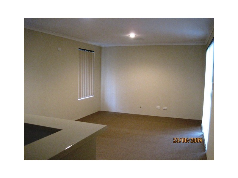 17/1 Coojong Link, Success WA 6164