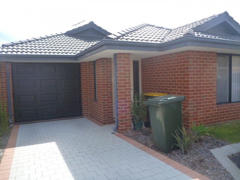 17/1 Coojong Link, Success WA 6164