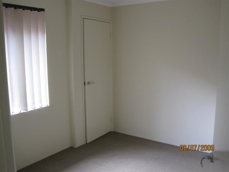 17/1 Coojong Link, Success WA 6164