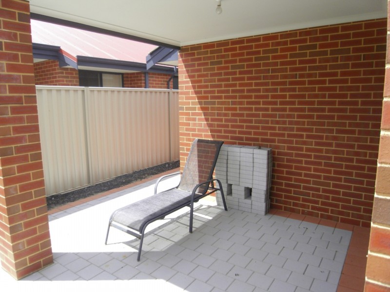 17/1 Coojong Link, Success WA 6164