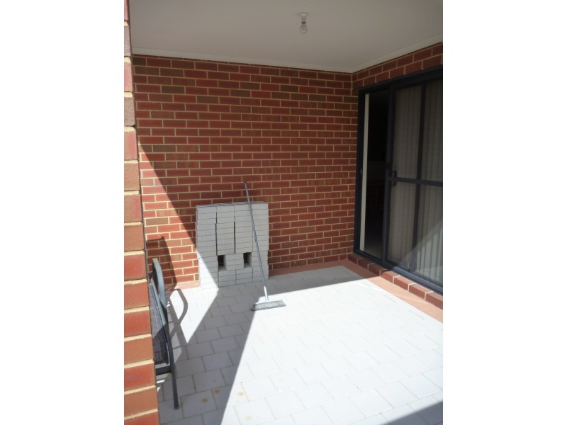 17/1 Coojong Link, Success WA 6164