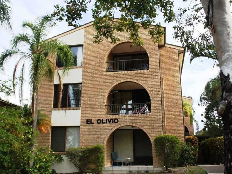 22 Genoa, Surfers Paradise QLD 4217