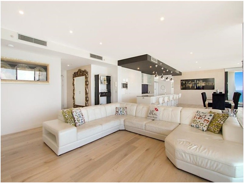 Sub-Penthouse ‘Circle on Cavill’ 9 Ferny Avenue, Surfers Paradise QLD 4217