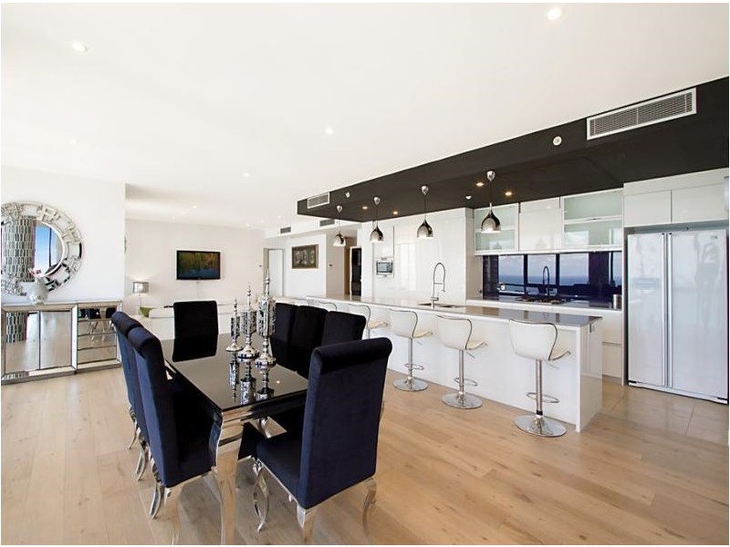 Sub-Penthouse ‘Circle on Cavill’ 9 Ferny Avenue, Surfers Paradise QLD 4217