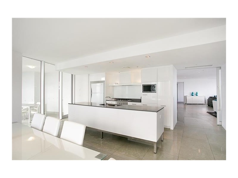 Sub-Penthouse ‘Q1′ 9 Hamilton Avenue, Surfers Paradise QLD 4217