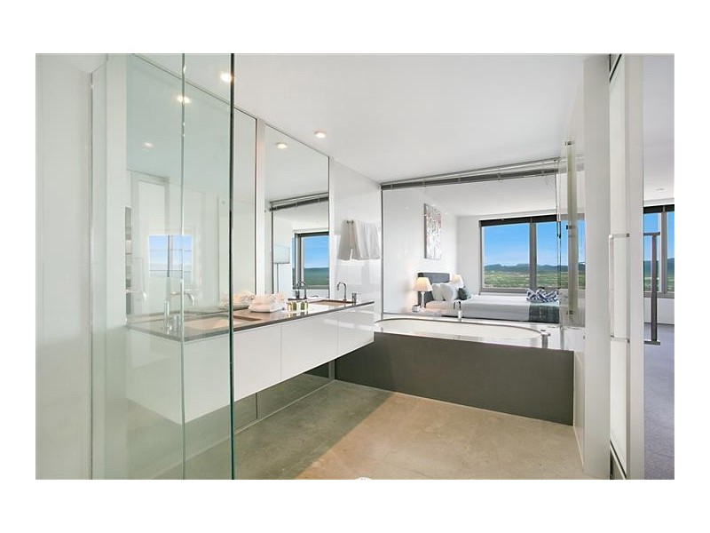 Sub-Penthouse ‘Q1′ 9 Hamilton Avenue, Surfers Paradise QLD 4217
