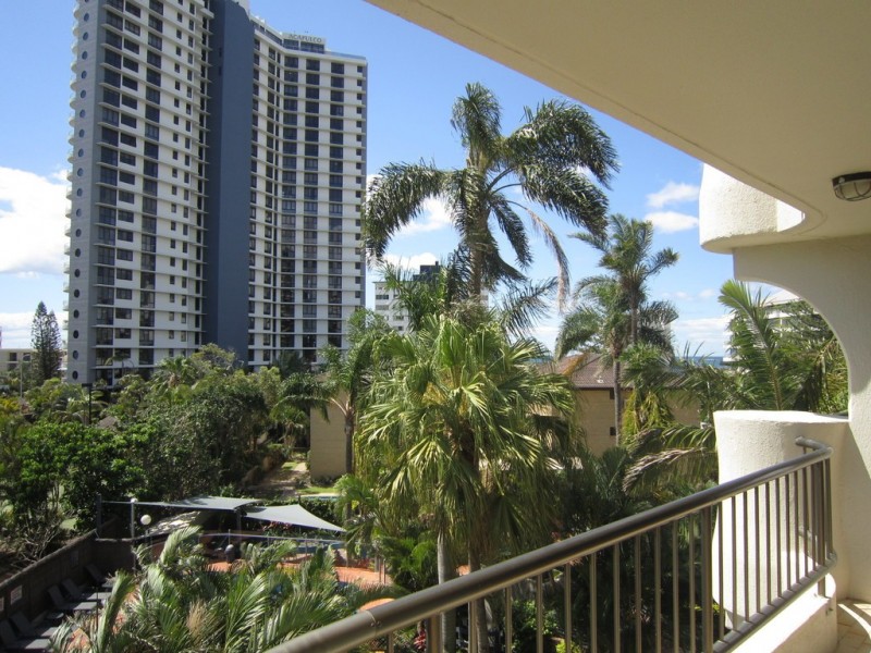 19 Aubrey Street, Surfers Paradise QLD 4217