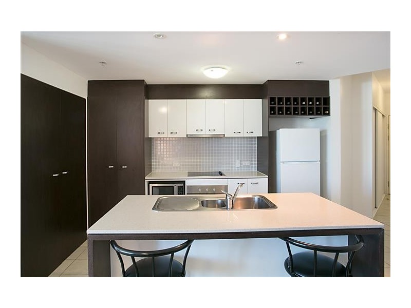 408/18 Fern Street, Surfers Paradise QLD 4217