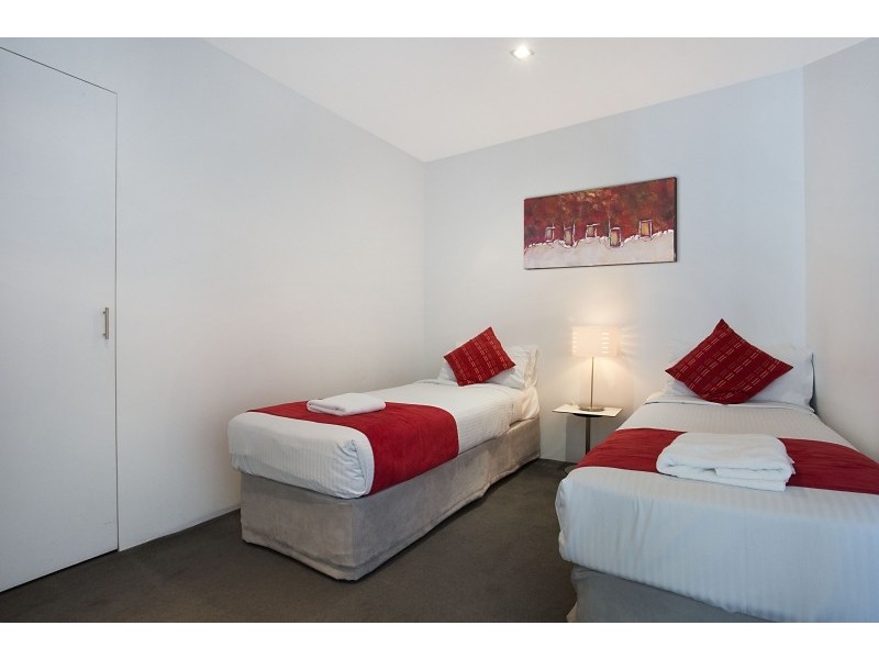 9 Hamilton Avenue, Surfers Paradise QLD 4217