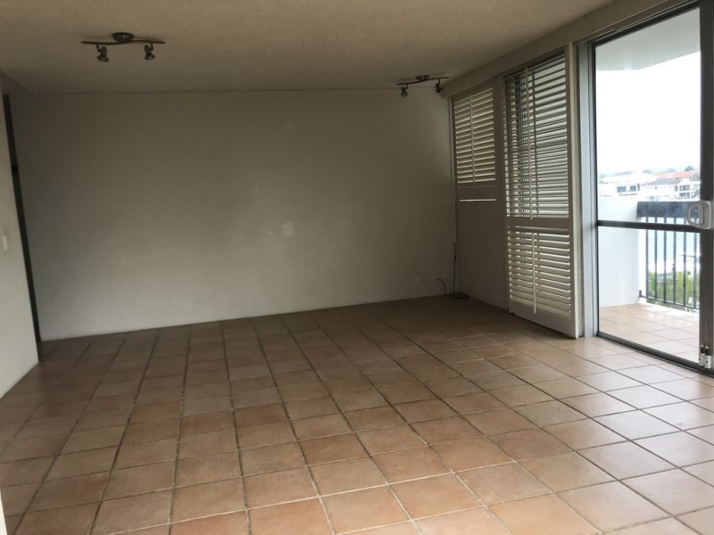 32 Riverview Parade, Surfers Paradise QLD 4217