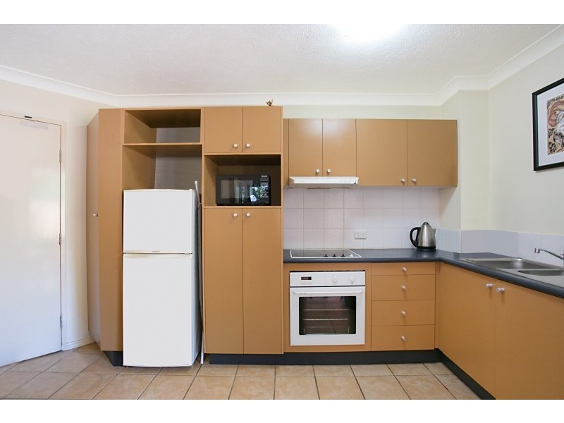 3/15 Britannia Avenue, Broadbeach QLD 4218