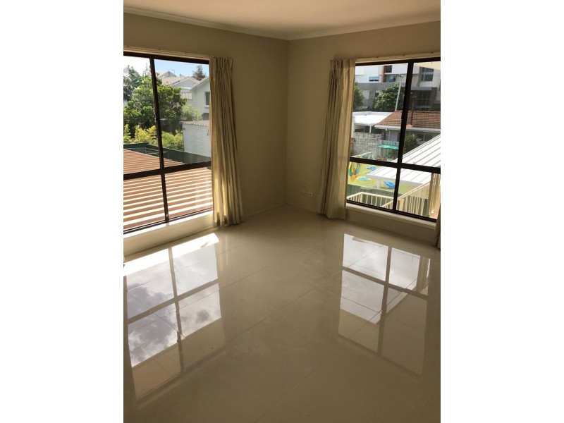 Chevron Island QLD 4217