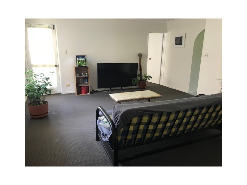 13 Armrick Avenue, Broadbeach QLD 4218