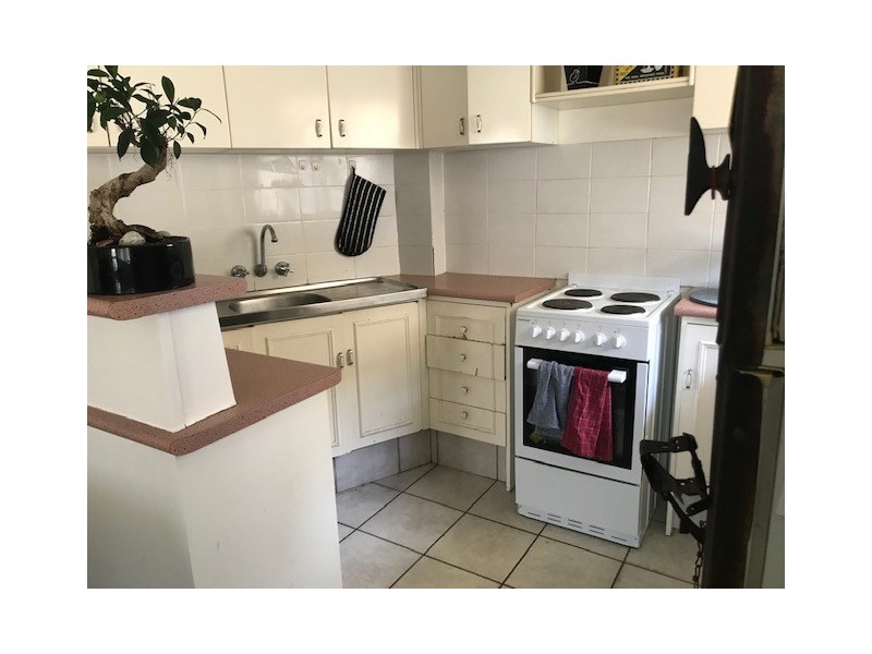 13 Armrick Avenue, Broadbeach QLD 4218