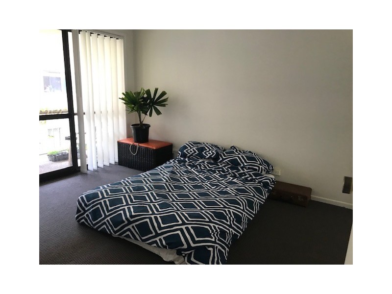 13 Armrick Avenue, Broadbeach QLD 4218