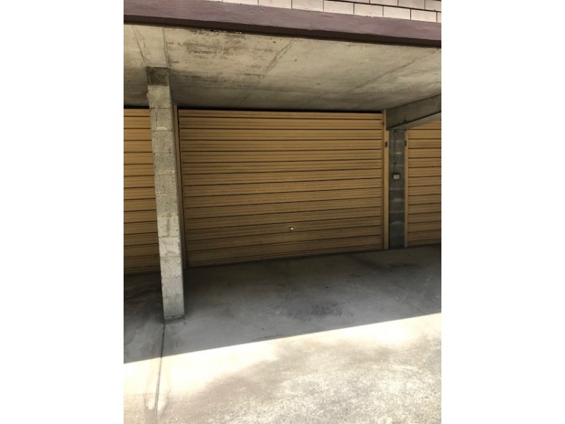 13 Armrick Avenue, Broadbeach QLD 4218