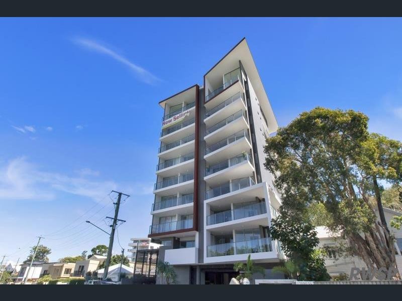 30 Brighton Pde, Southport QLD 4215