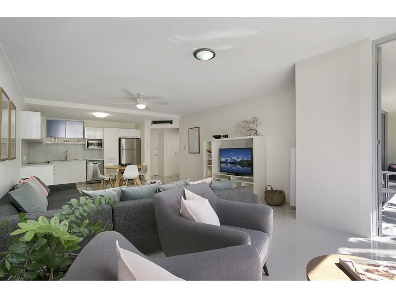 4/11 Paradise Island, Surfers Paradise QLD 4217