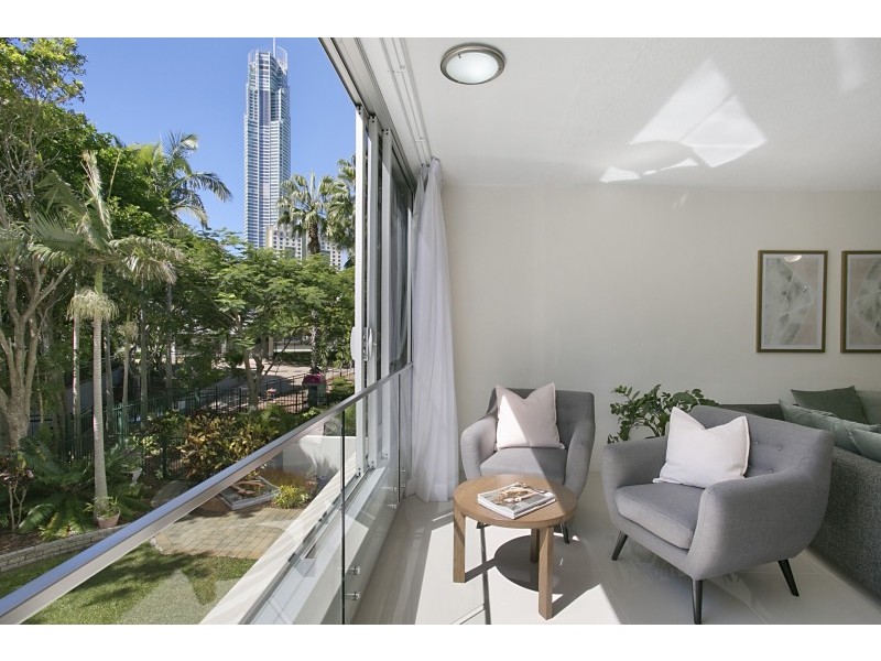 4/11 Paradise Island, Surfers Paradise QLD 4217