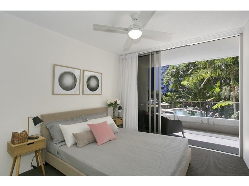4/11 Paradise Island, Surfers Paradise QLD 4217