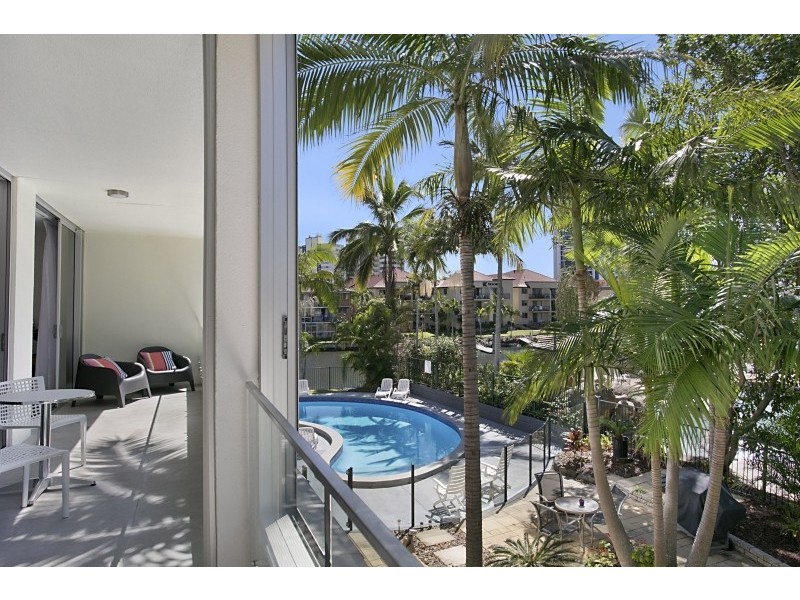 4/11 Paradise Island, Surfers Paradise QLD 4217