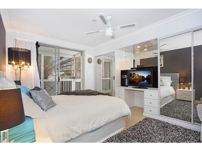 6/4 Northcliffe Terrace, Surfers Paradise QLD 4217