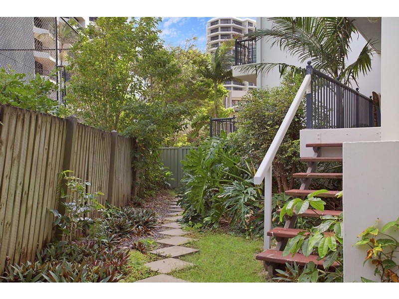6/4 Northcliffe Terrace, Surfers Paradise QLD 4217