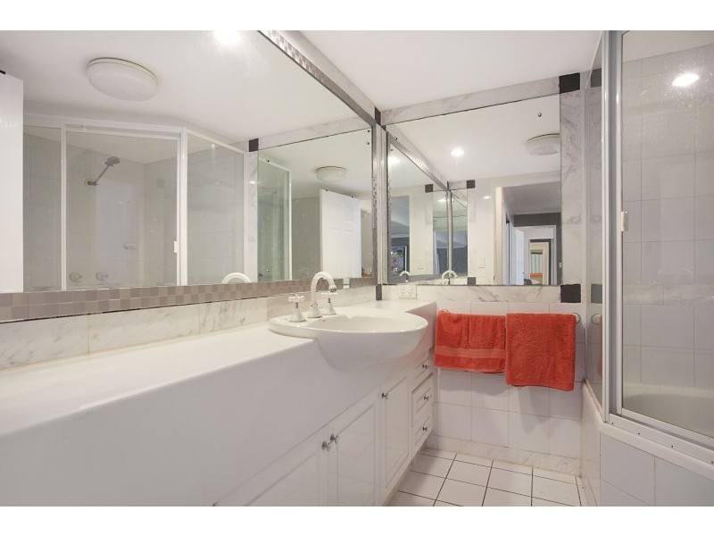 6/4 Northcliffe Terrace, Surfers Paradise QLD 4217