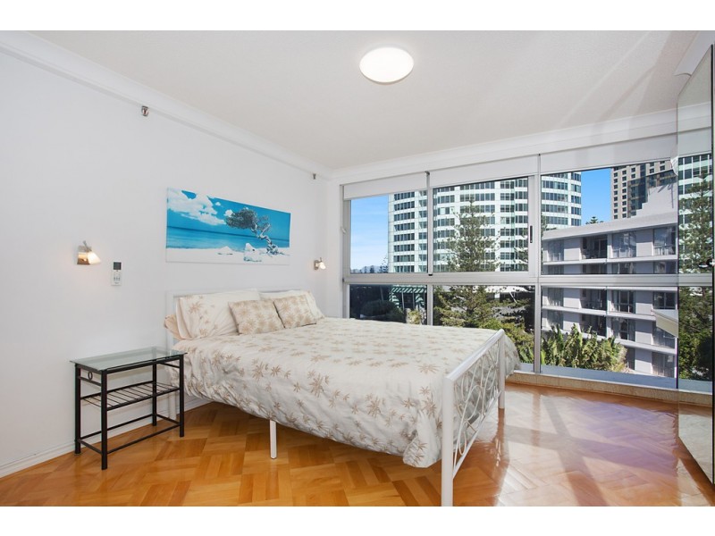 Unit 4D ‘Peninsula’ 5 Clifford Street, Surfers Paradise QLD 4217