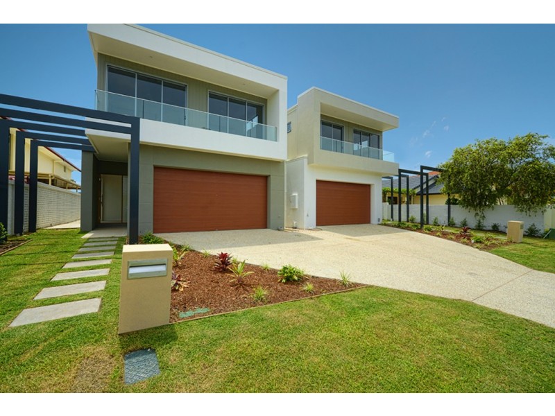 34 Sailaway Street, Mermaid Waters QLD 4218