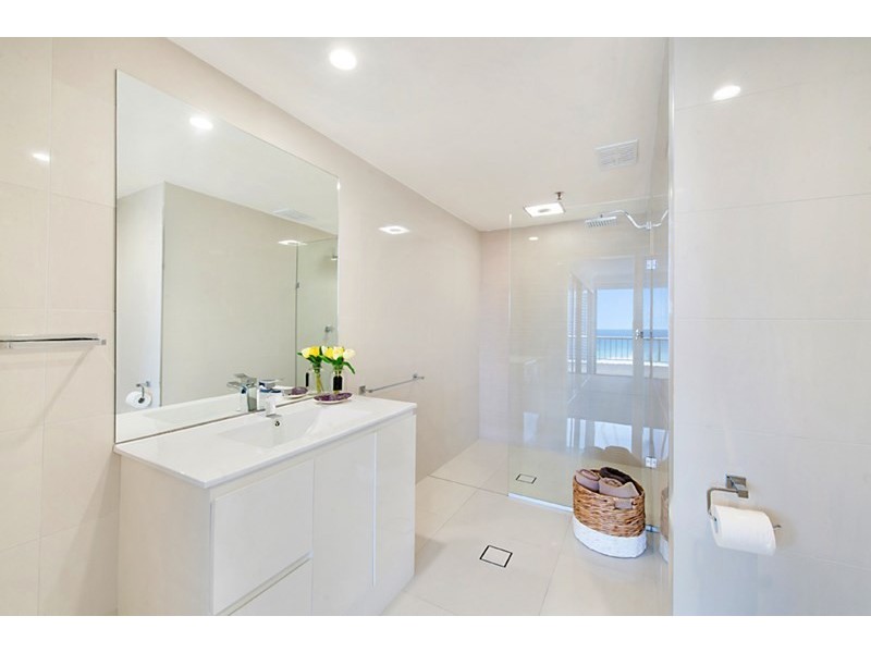 5 Enderley avenue, Surfers Paradise QLD 4217
