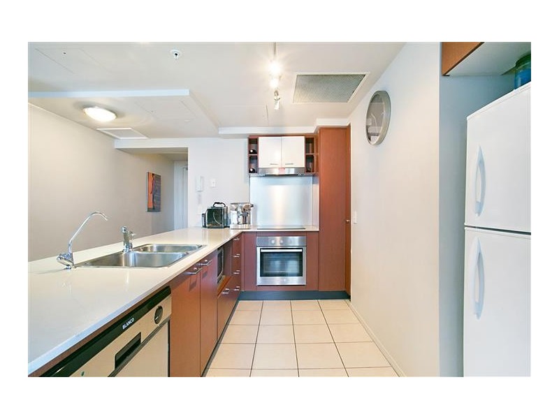 23 Ferny Avenue, Surfers Paradise QLD 4217