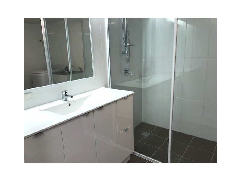 24 Laycock Street, Surfers Paradise QLD 4217