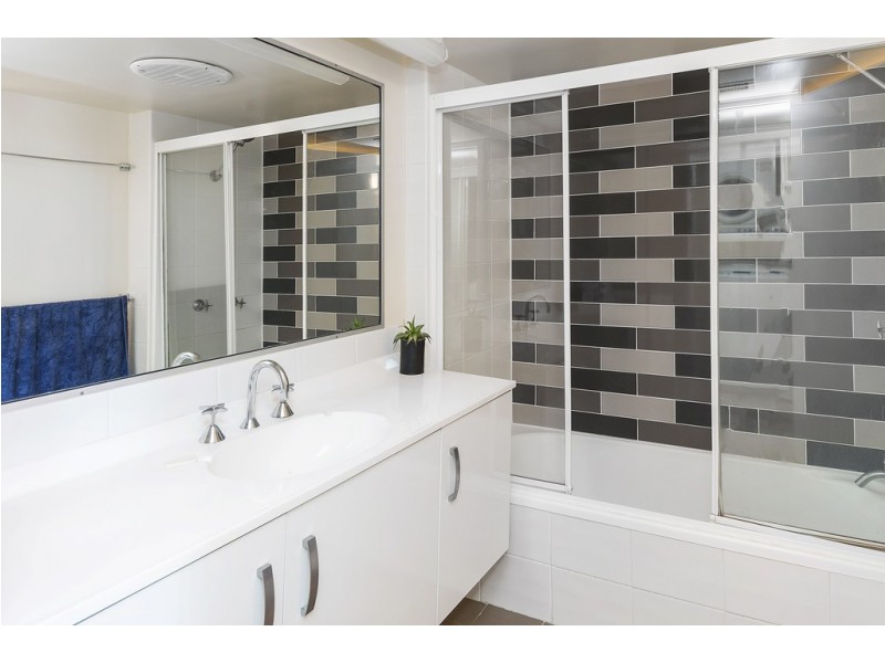 Unit 32/43 Enderley Avenue, Surfers Paradise QLD 4217