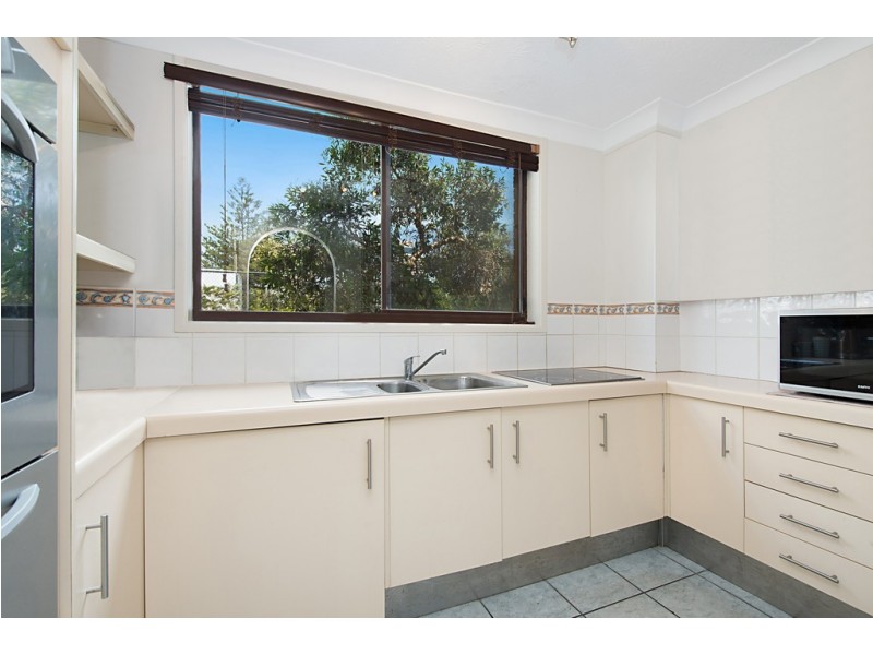2/20a Old Burleigh Road, Surfers Paradise QLD 4217