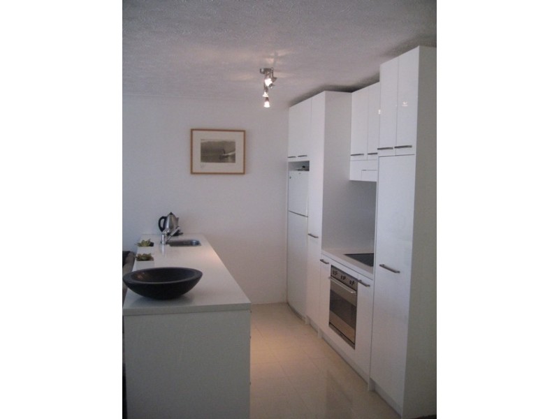 Unit 14 2 Fraser Avenue, Nobby Beach QLD 4218