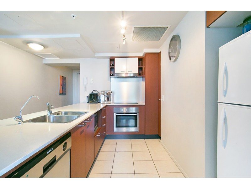 23 Ferny Avenue, Surfers Paradise QLD 4217