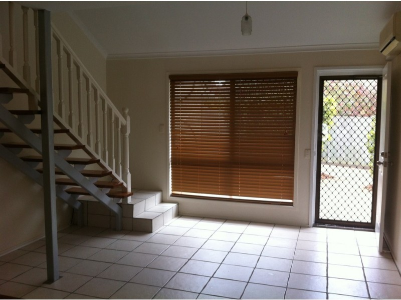 30 Sportsman Avenue, Mermaid Beach QLD 4218