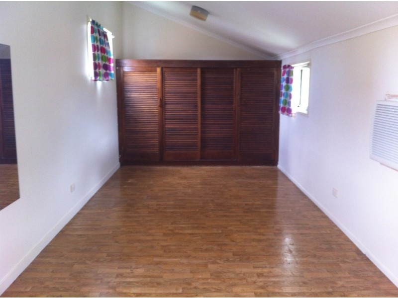 30 Sportsman Avenue, Mermaid Beach QLD 4218