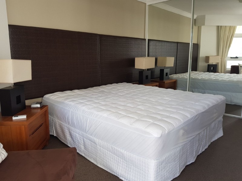 24 Queensland Avenue, Broadbeach QLD 4218