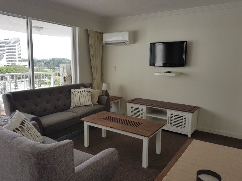 24 Queensland Avenue, Broadbeach QLD 4218