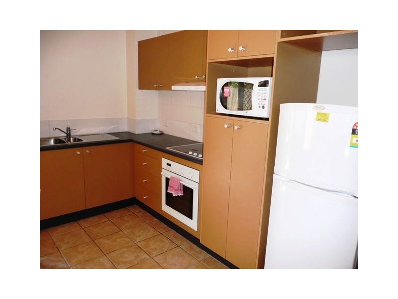 Unit 2 15 Britannia Avenue, Broadbeach QLD 4218