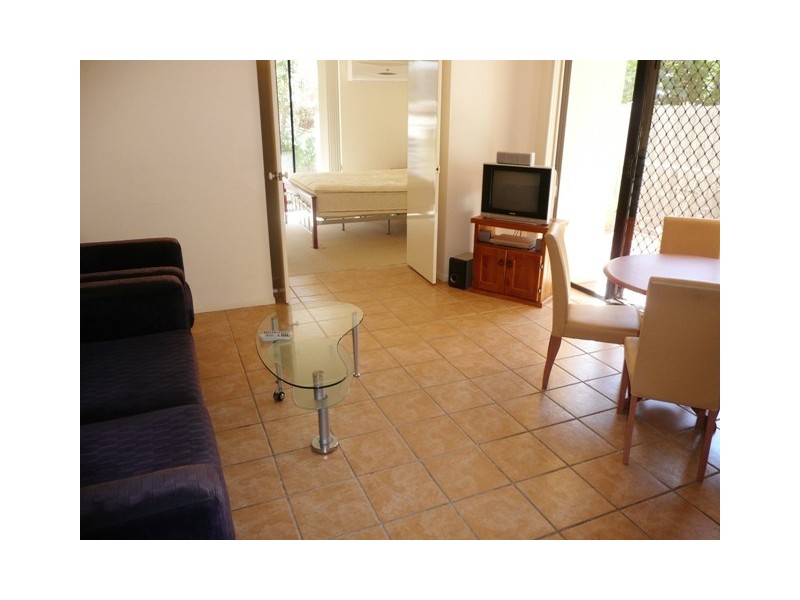 Unit 2 15 Britannia Avenue, Broadbeach QLD 4218