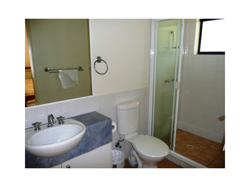 Unit 2 15 Britannia Avenue, Broadbeach QLD 4218