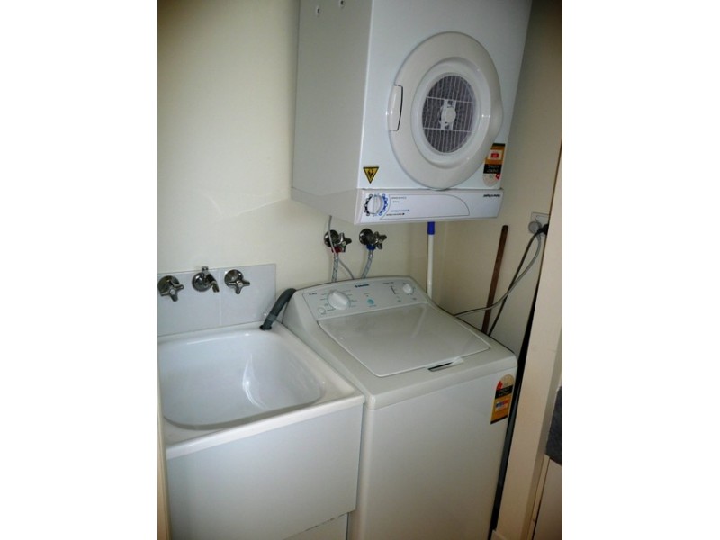 Unit 2 15 Britannia Avenue, Broadbeach QLD 4218